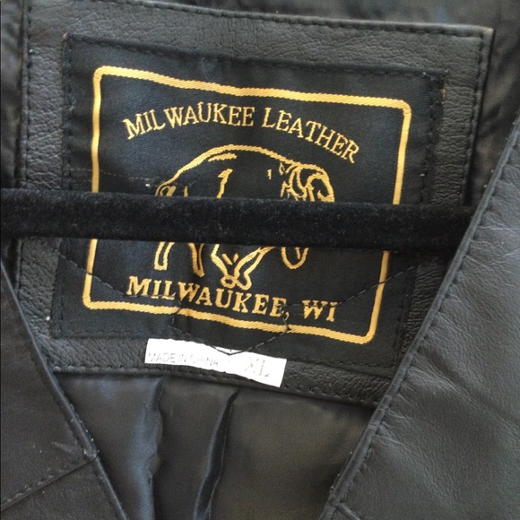 XL Harley Davidson Leather Vest - Picture 2 of 7